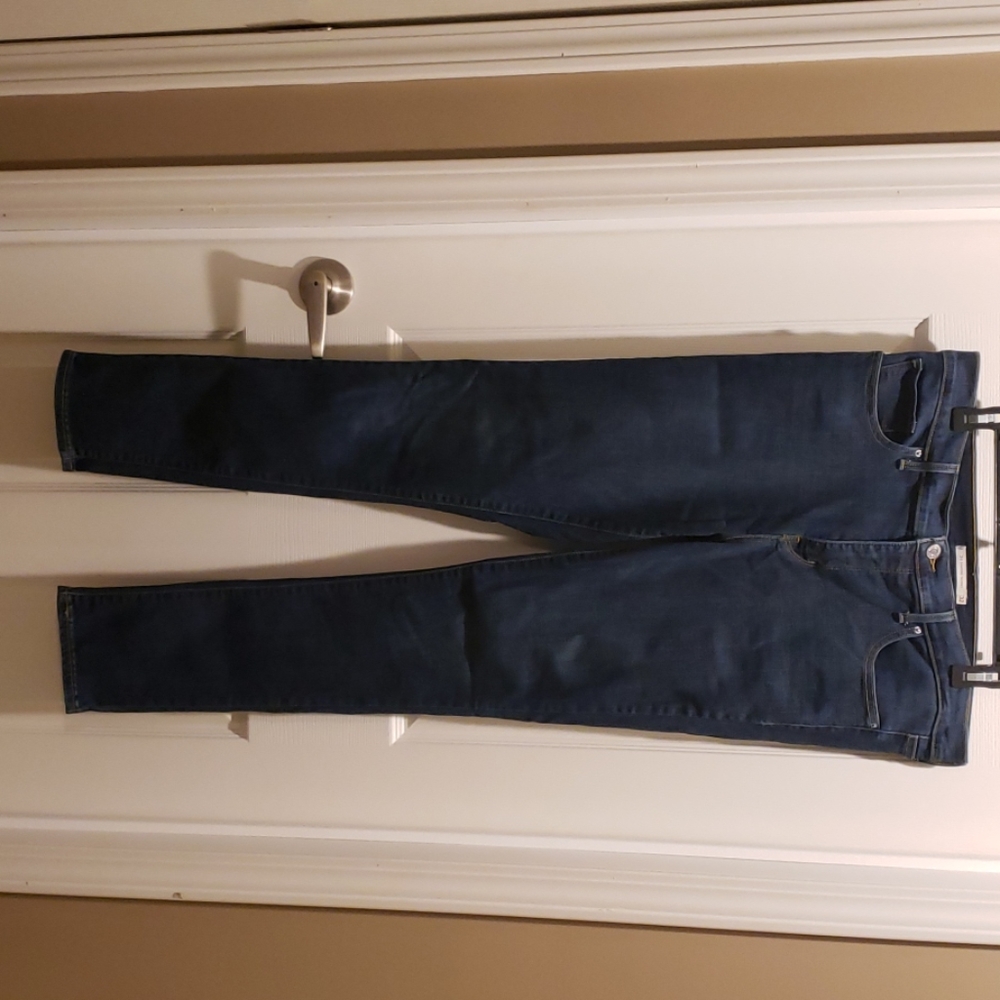Levi's size 32 shaping skinny jeans